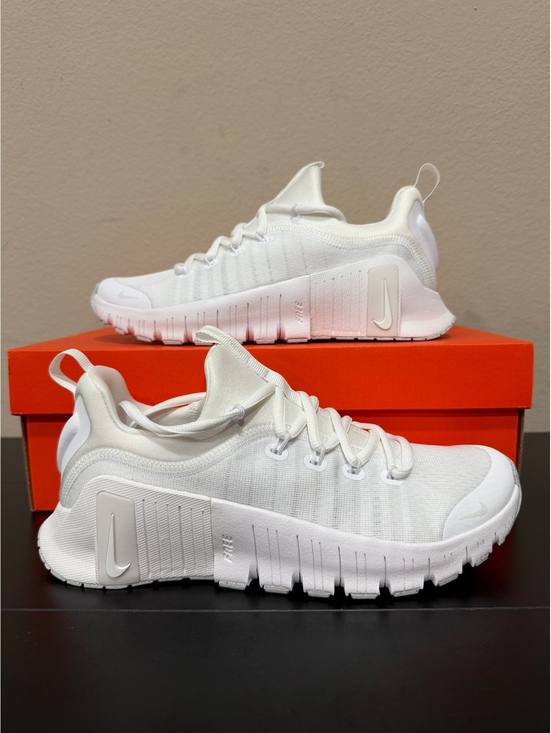 Nike Shoes - SOLD